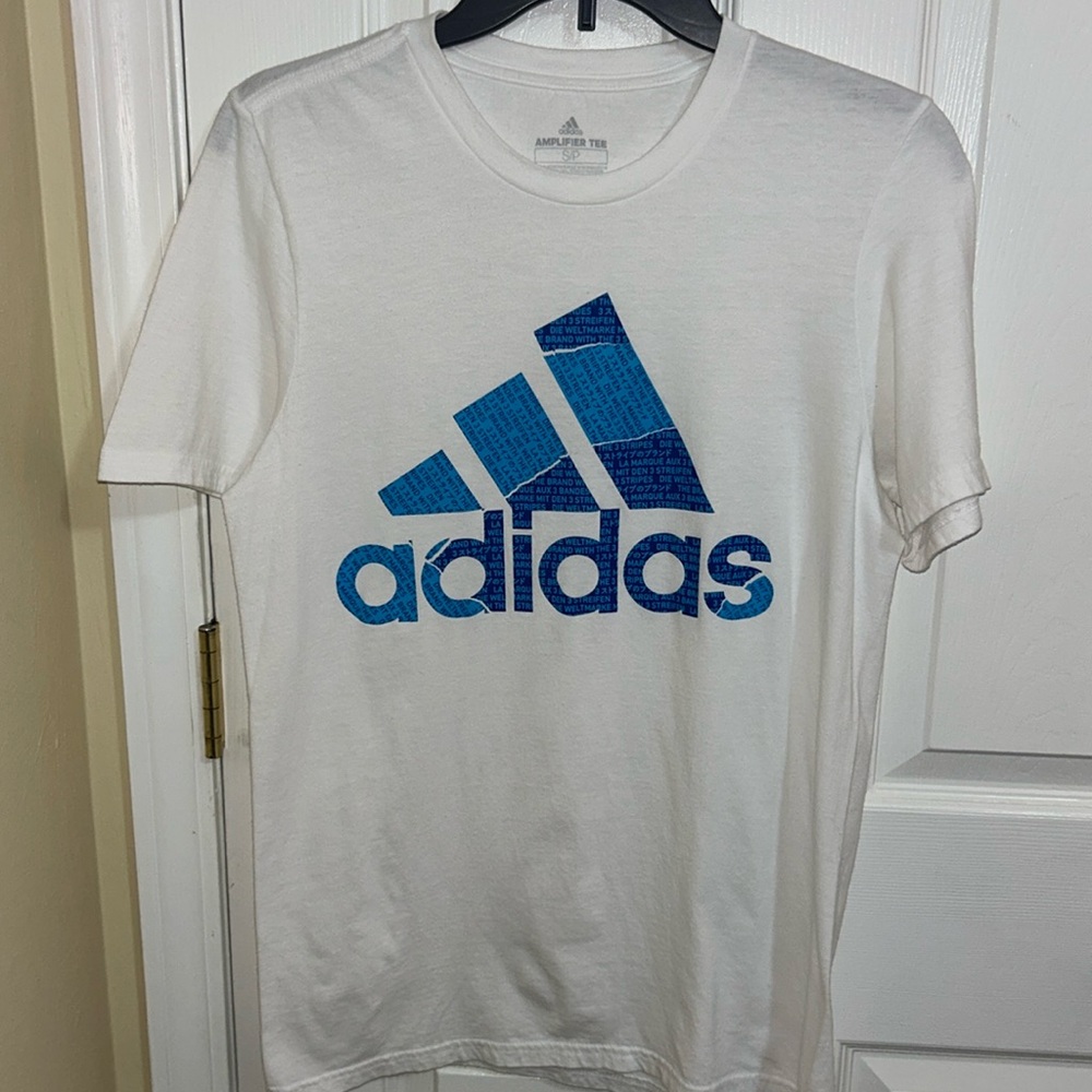 🦋Adidas Just Clean White T-shirt 5/25$